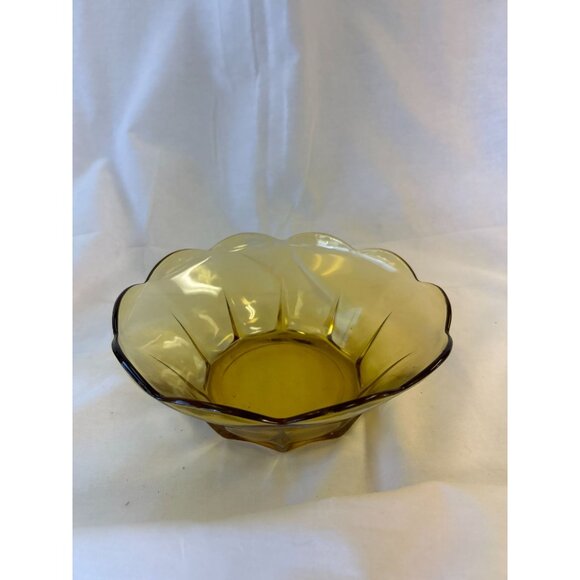 Vintage Amber Glass Scalloped Edge Bowl 7" Diameter Elegant Decorative Tableware - Picture 1 of 2